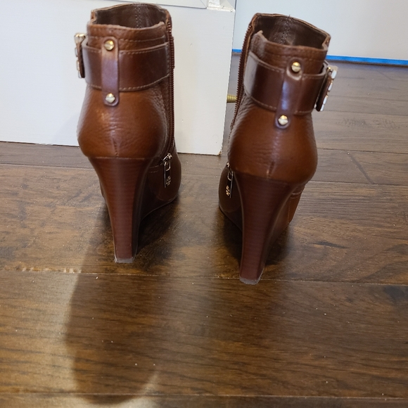 Tory Burch boots - Picture 2 of 5